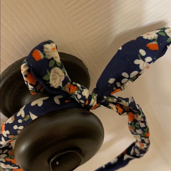 Old navy Woman’s squeeze headband with wired bow - Picture 2 of 3